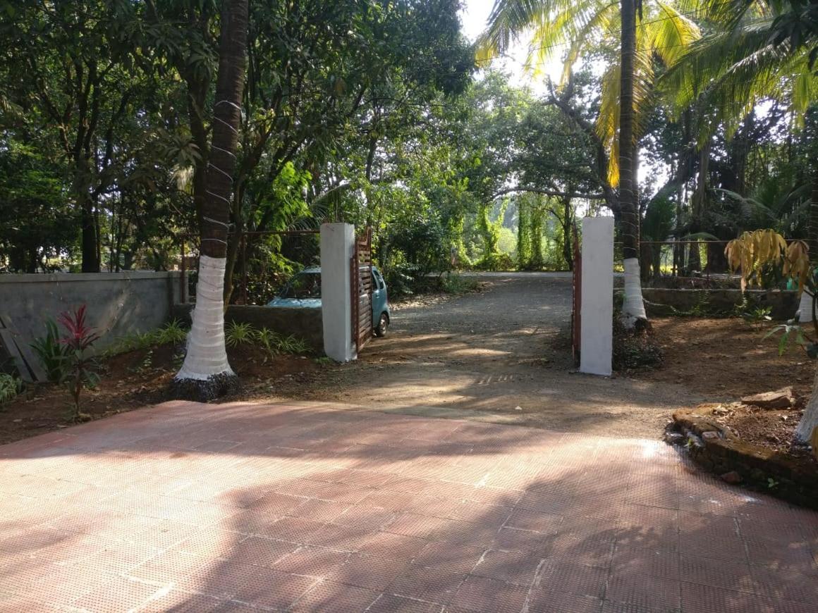 Krushna Kunj Holiday Home Alibag Exterior photo